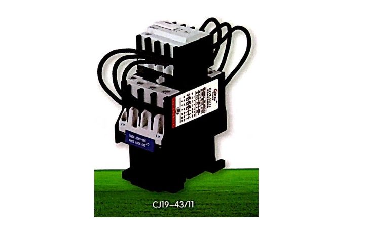 Кондензаторен контактор CJ19-20 kVAr